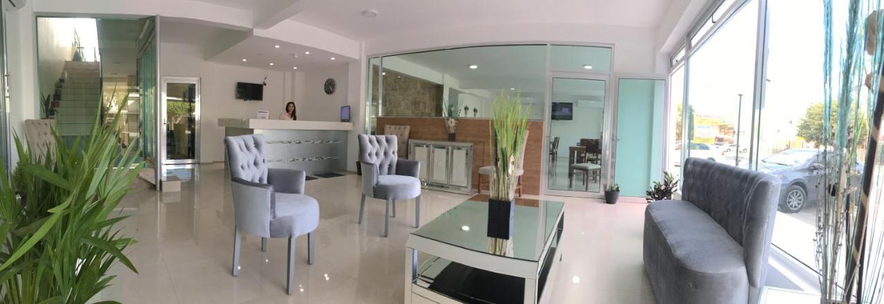 Hotel La Jolla ลอสโมชิส ภายนอก รูปภาพ